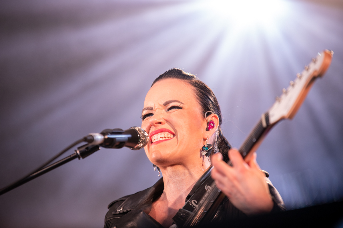 Erja Lyytinen @ Blues Peer, picture 9, photographed by Leen Verlinden - FrontView Magazine