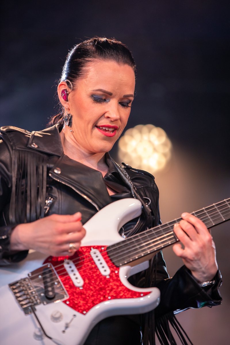 Erja Lyytinen @ Blues Peer, picture 13, photographed by Leen Verlinden - FrontView Magazine