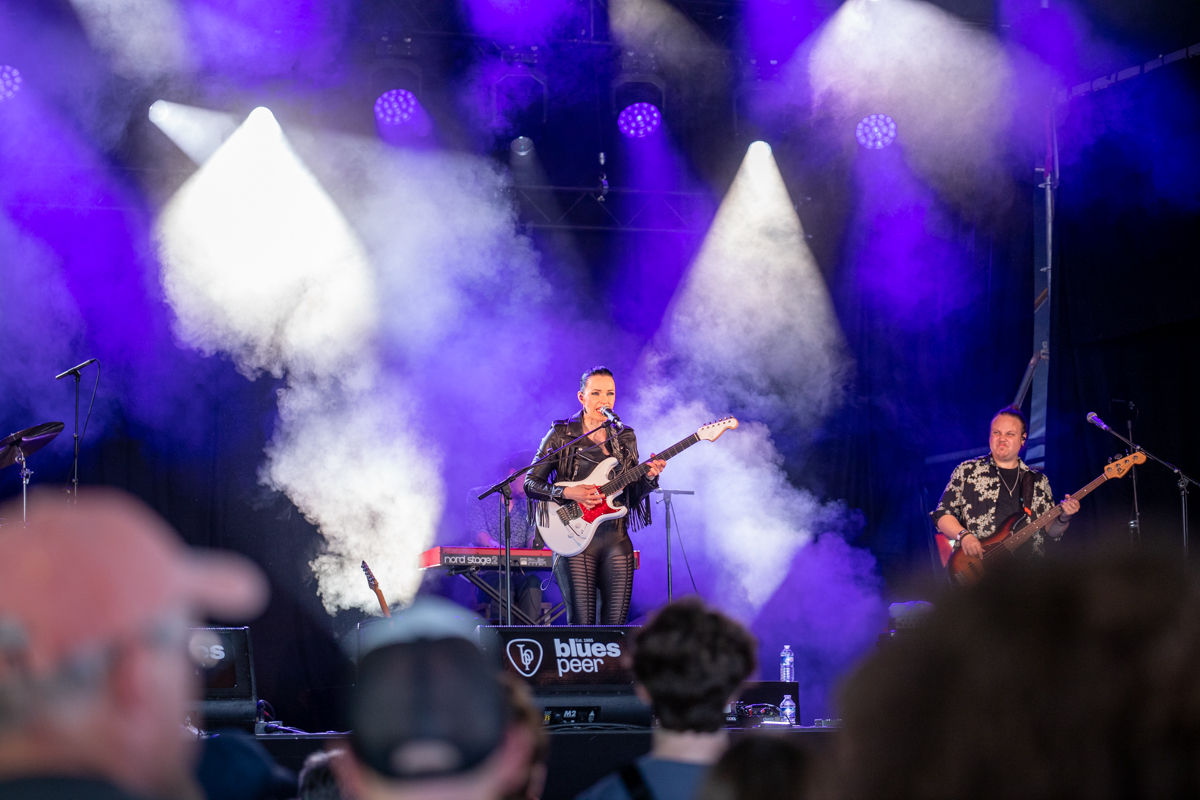 Erja Lyytinen @ Blues Peer, picture 16, photographed by Leen Verlinden - FrontView Magazine