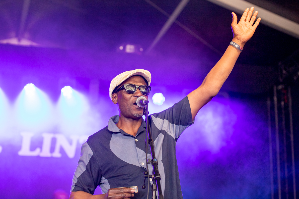 Eroll Linton @ Blues Peer, foto 1, foto's door Leen Verlinden - FrontView Magazine