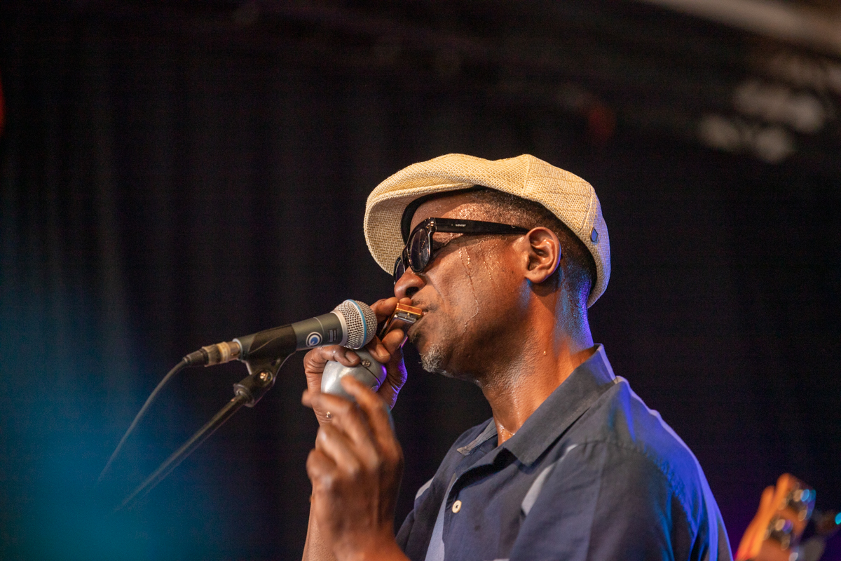 Eroll Linton @ Blues Peer, foto 8, foto's door Leen Verlinden - FrontView Magazine