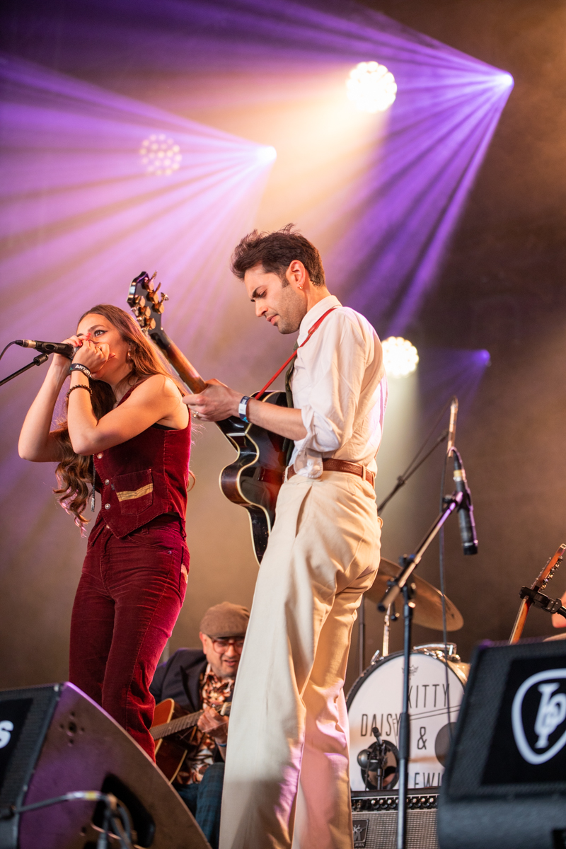 Kitty, Daisy & Lewis @ Blues Peer, picture 4, photographed by Leen Verlinden - FrontView Magazine