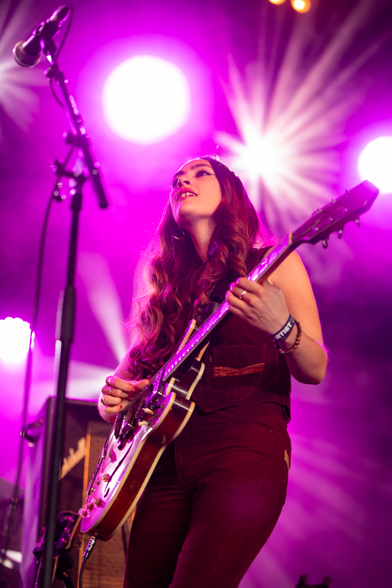 Kitty, Daisy & Lewis @ Blues Peer, picture 15, photographed by Leen Verlinden - FrontView Magazine