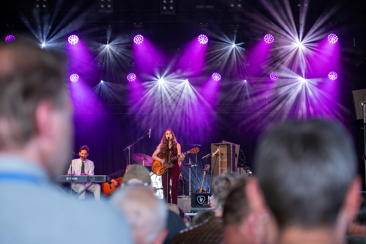 Kitty, Daisy & Lewis @ Blues Peer, picture 18, photographed by Leen Verlinden - FrontView Magazine