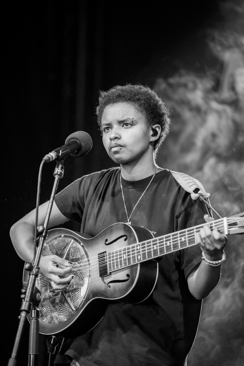 Meskerem Mees @ Blues Peer, picture 1, photographed by Leen Verlinden - FrontView Magazine