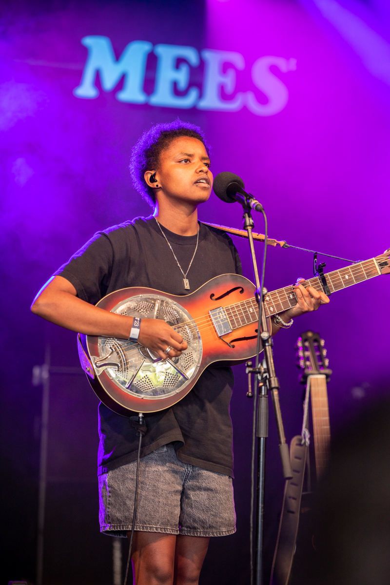 Meskerem Mees @ Blues Peer, picture 5, photographed by Leen Verlinden - FrontView Magazine