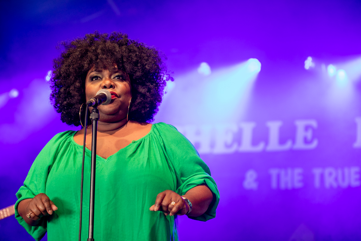 Michelle David & The True Tones @ Blues Peer, picture 4, photographed by Leen Verlinden - FrontView Magazine