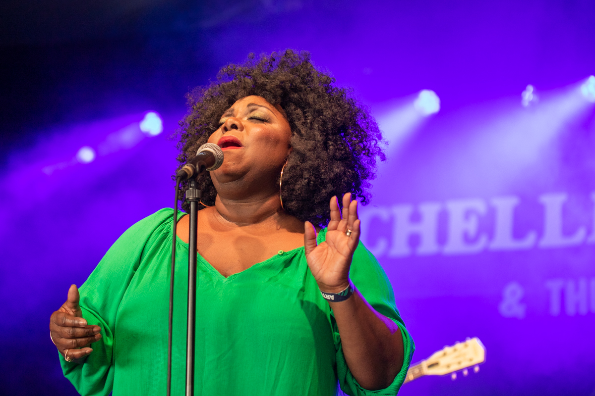Michelle David & The True Tones @ Blues Peer, picture 8, photographed by Leen Verlinden - FrontView Magazine