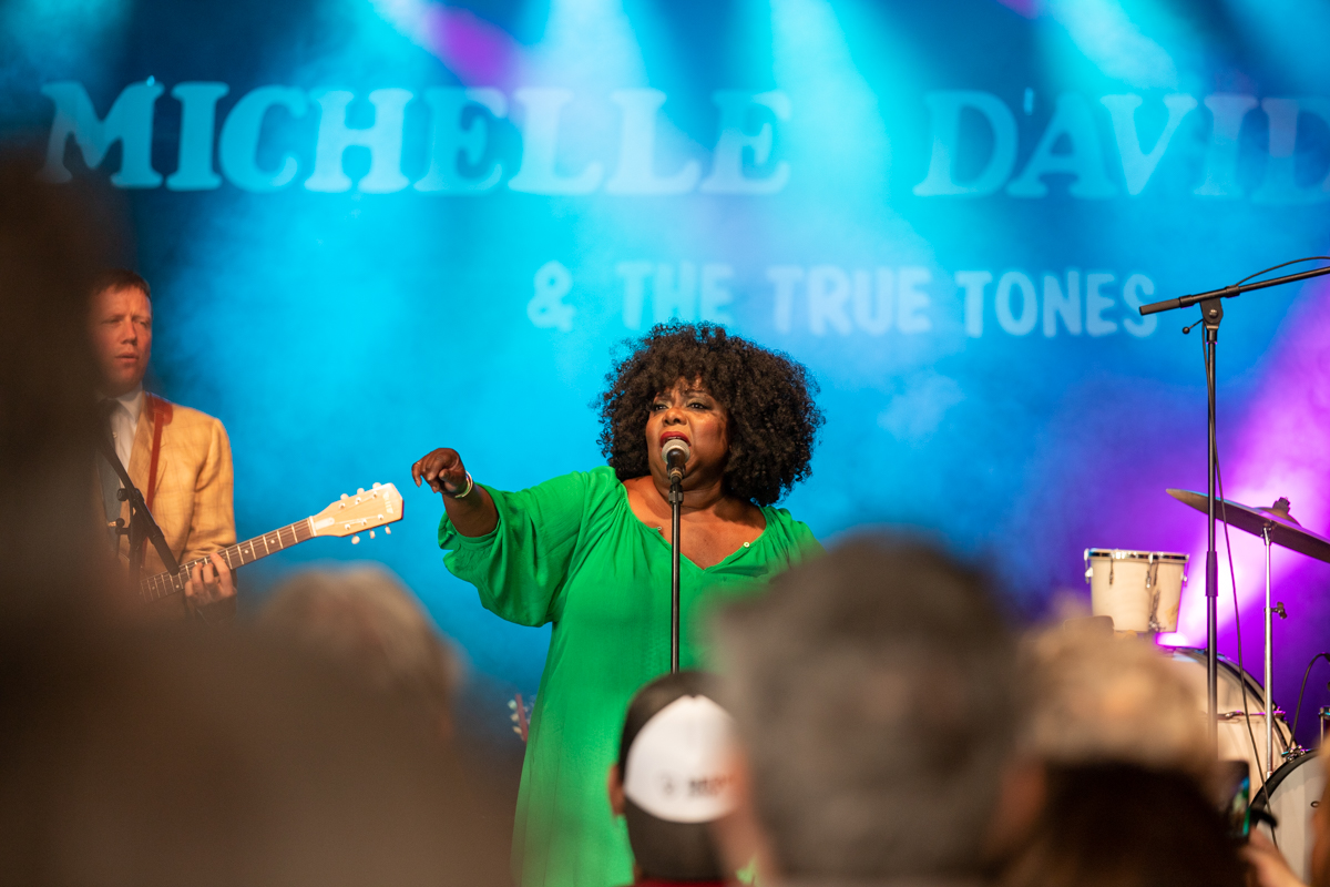 Michelle David & The True Tones @ Blues Peer, picture 14, photographed by Leen Verlinden - FrontView Magazine
