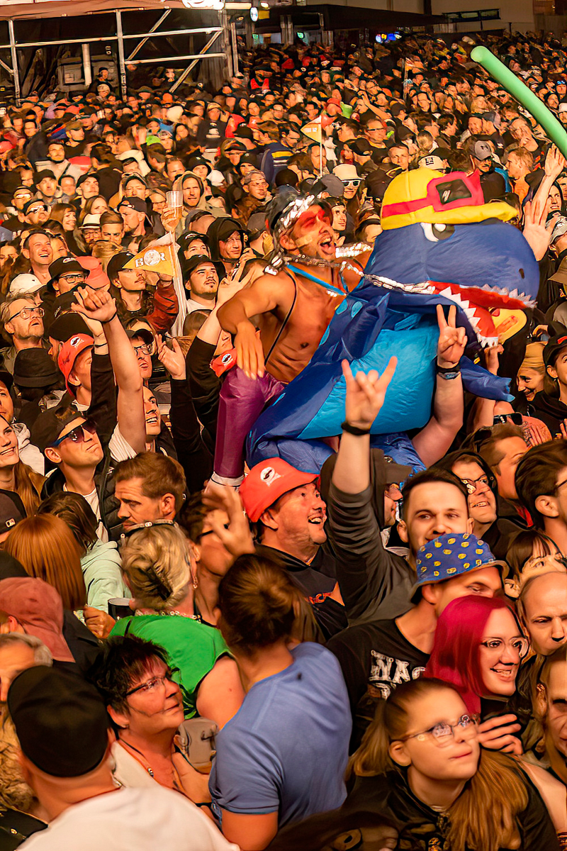 Kings Of Leon @ Rock am Ring 2023, picture 8, photographed by Edwin Houdevelt - FrontView Magazine