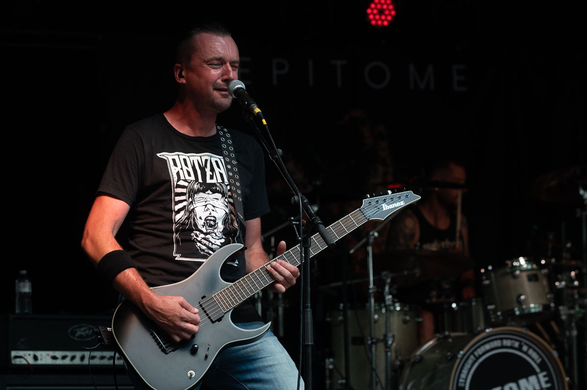 Epitome @ Retie Rockt, picture 8, photographed by Gert Daemen - FrontView Magazine