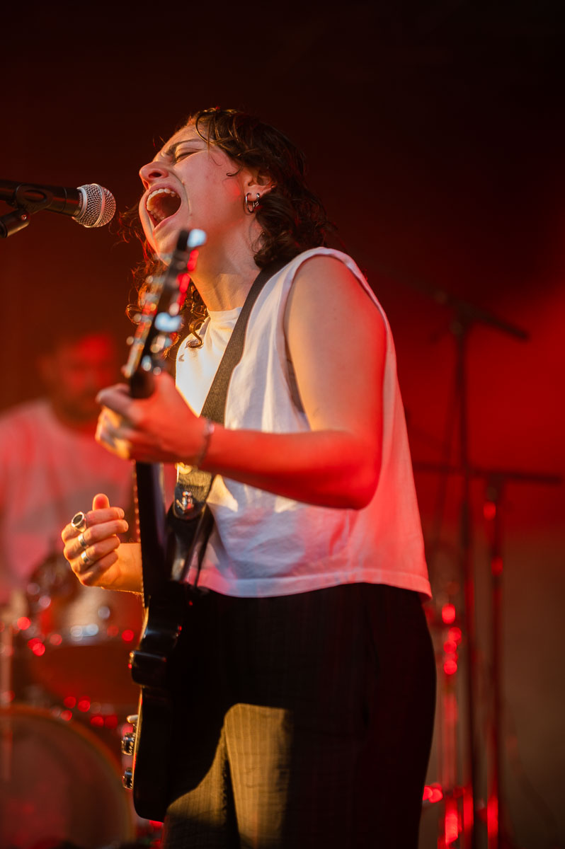 Ila @ Retie Rockt, picture 4, photographed by Gert Daemen - FrontView Magazine