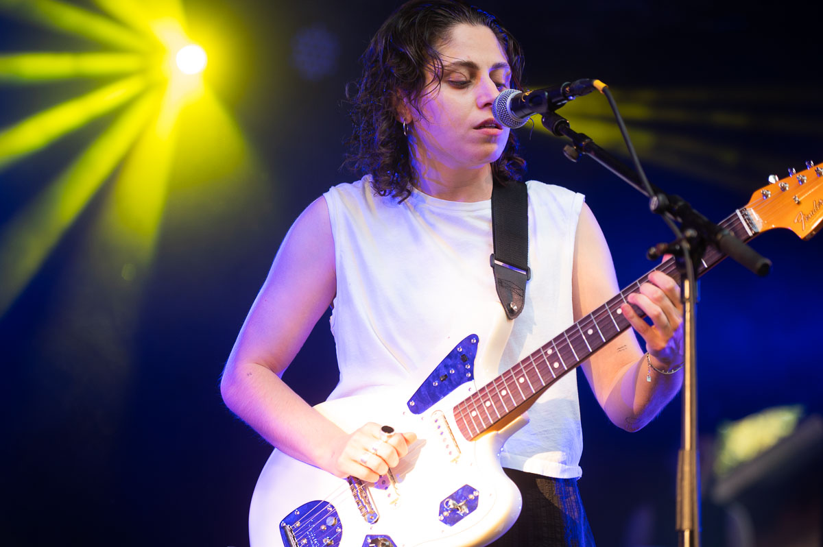 Ila @ Retie Rockt, picture 7, photographed by Gert Daemen - FrontView Magazine