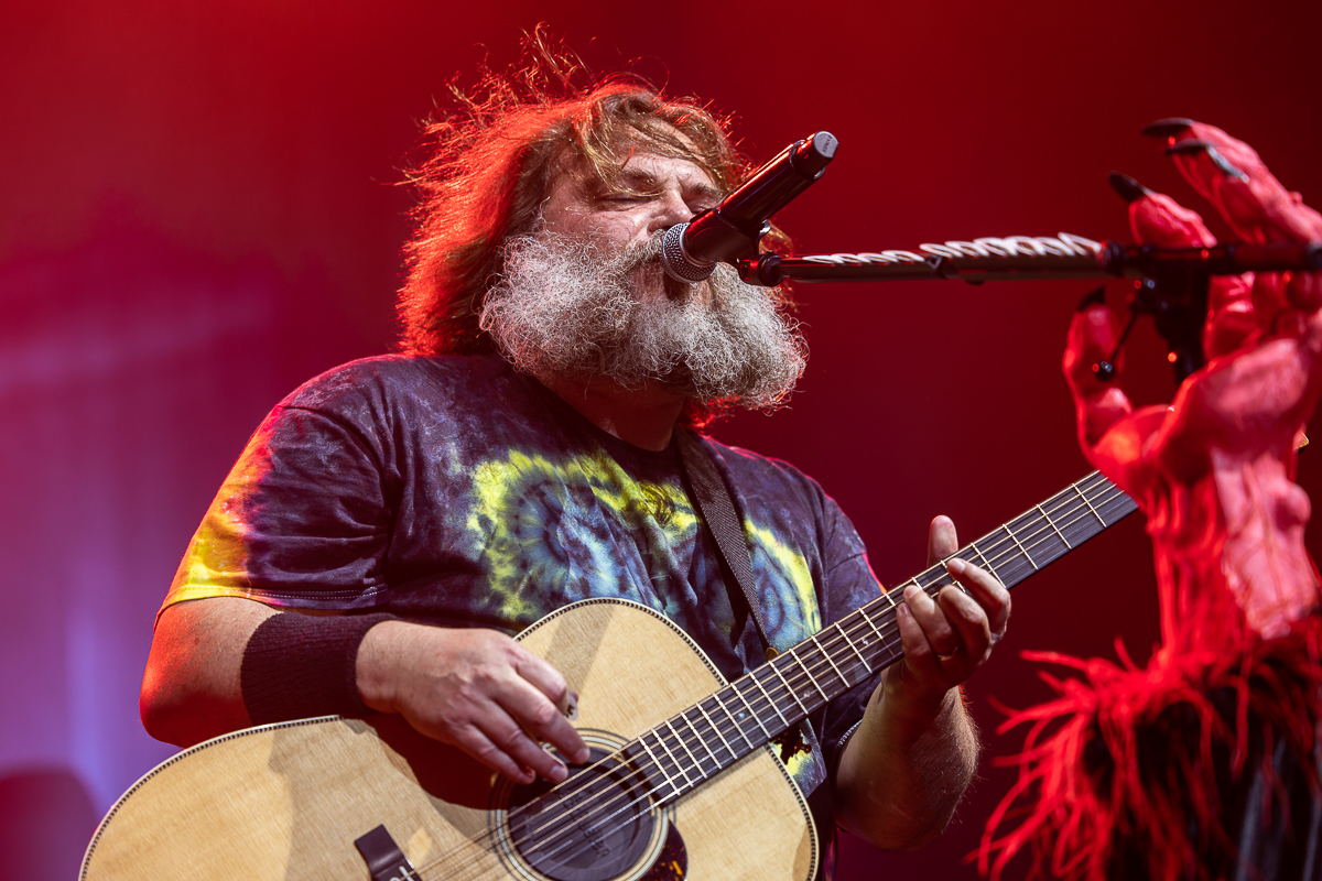 Tenacious D @ Vorst Nationaal, picture 3, photographed by David Johnson - FrontView Magazine