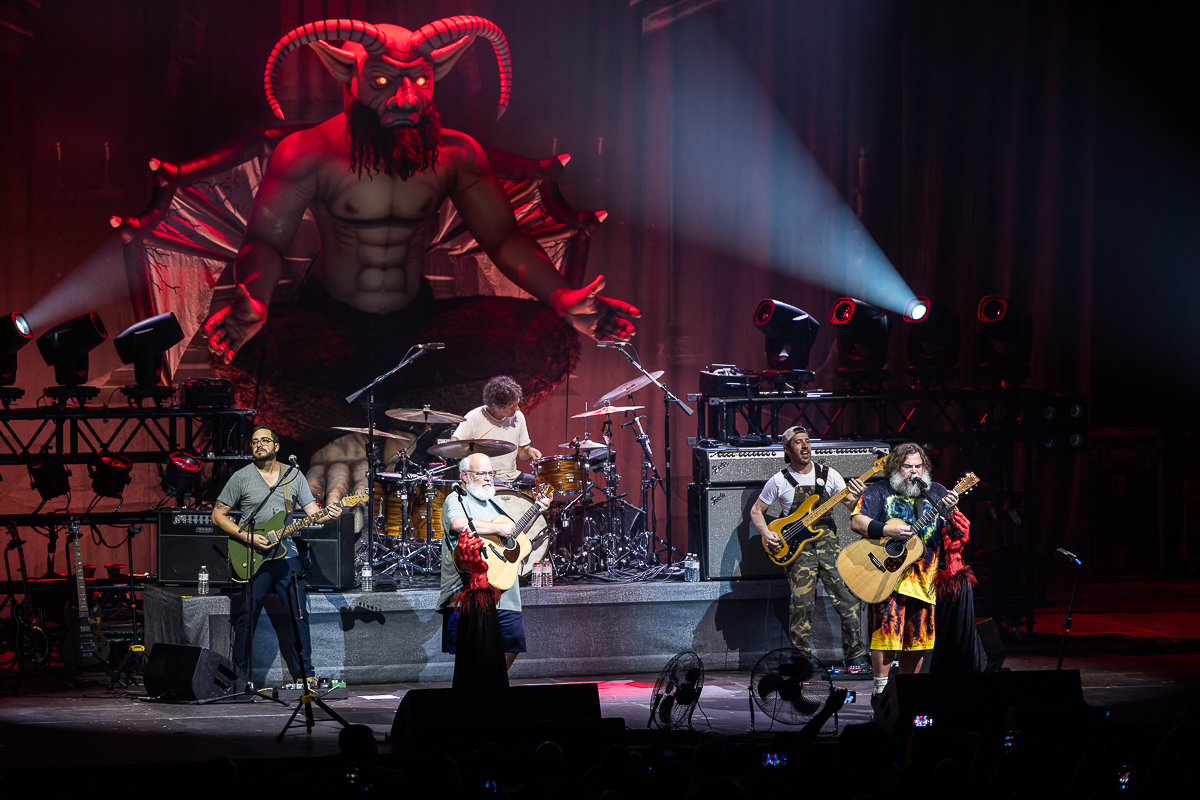 Tenacious D @ Vorst Nationaal, picture 28, photographed by David Johnson - FrontView Magazine
