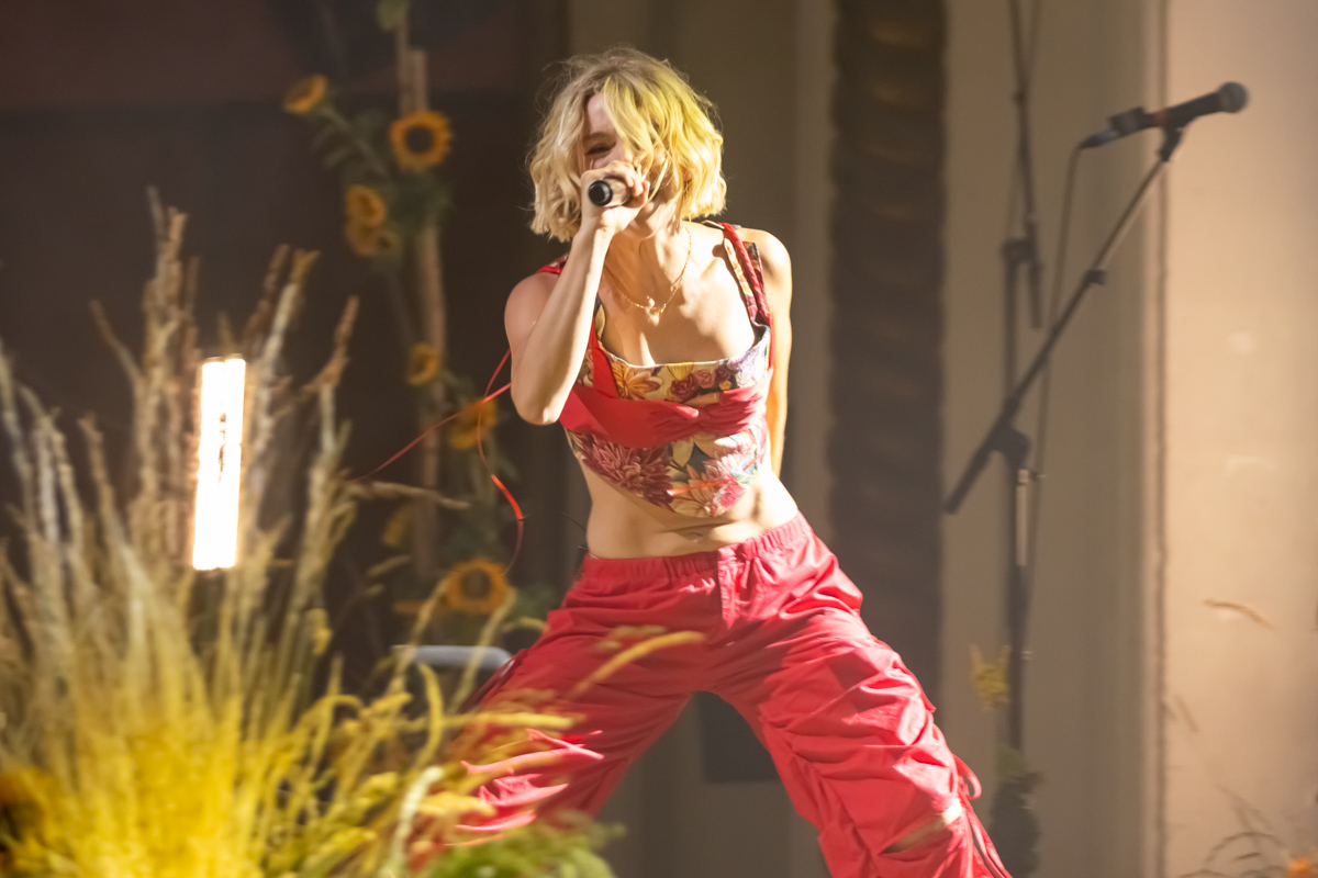 Pommelien Thijs @ De Roma, picture 4, photographed by dirk janssens - FrontView Magazine
