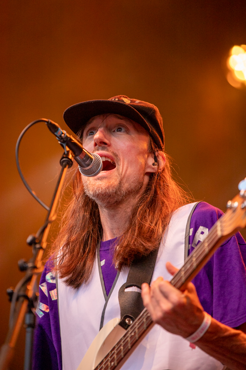 Admiral Freebee @ Genk on stage, picture 4, photographed by Leen Verlinden - FrontView Magazine