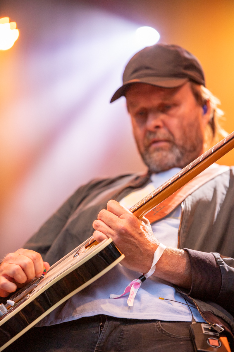 Admiral Freebee @ Genk on stage, picture 12, photographed by Leen Verlinden - FrontView Magazine