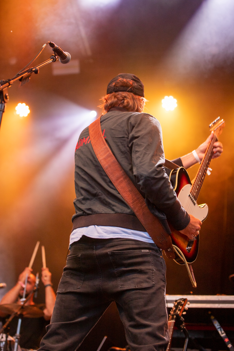 Admiral Freebee @ Genk on stage, picture 13, photographed by Leen Verlinden - FrontView Magazine