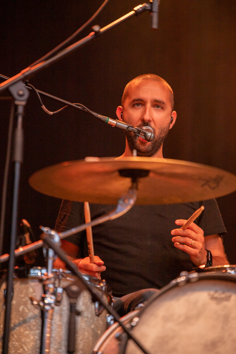 Admiral Freebee @ Genk on stage, picture 22, photographed by Leen Verlinden - FrontView Magazine