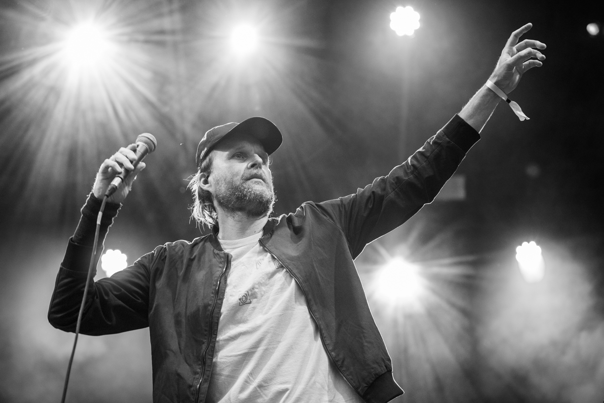 Admiral Freebee @ Genk on stage, picture 28, photographed by Leen Verlinden - FrontView Magazine
