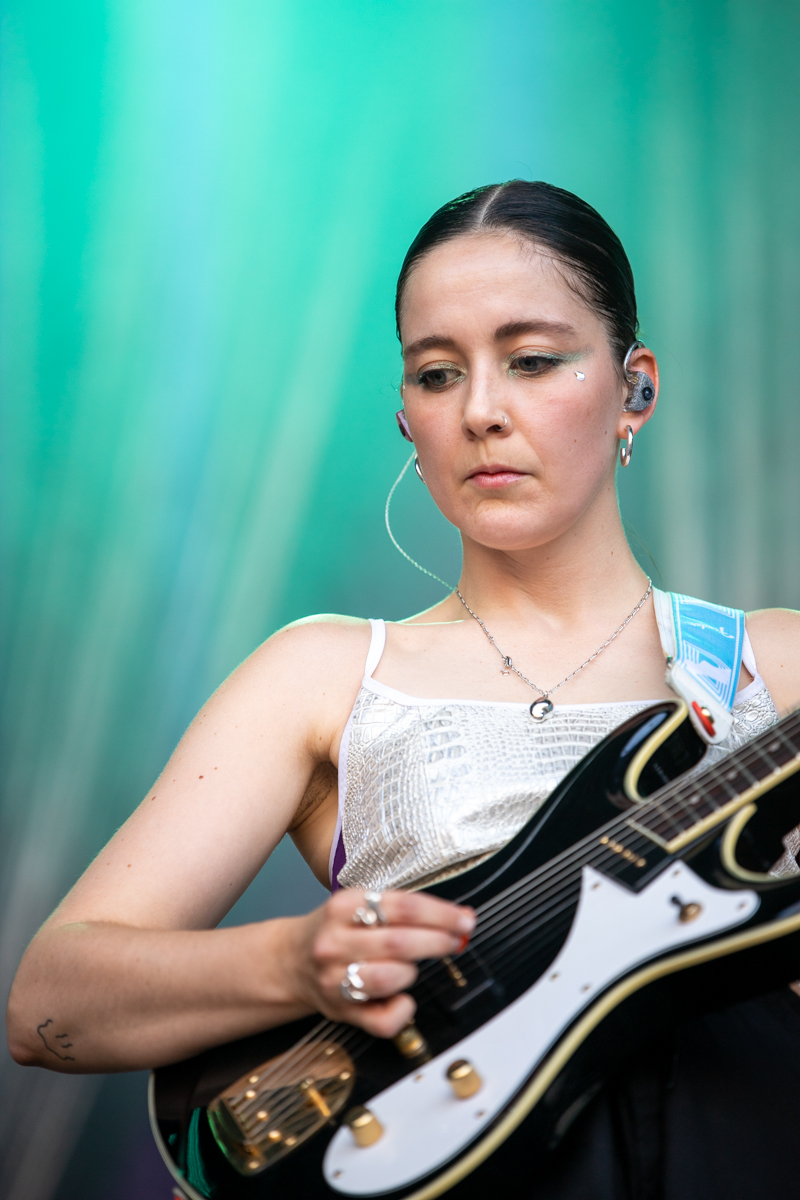 High Hi @ Genk on stage, picture 3, photographed by Leen Verlinden - FrontView Magazine