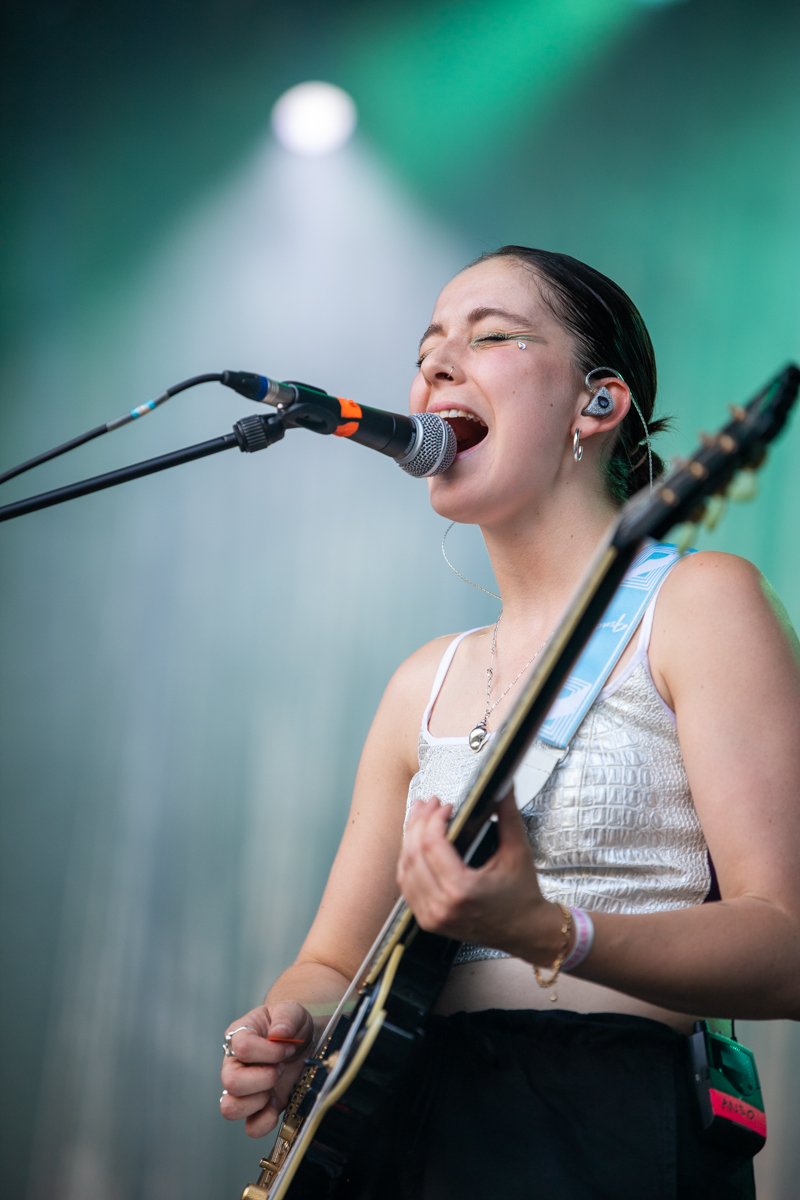 High Hi @ Genk on stage, picture 4, photographed by Leen Verlinden - FrontView Magazine