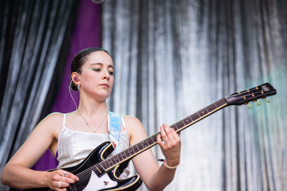 High Hi @ Genk on stage, picture 9, photographed by Leen Verlinden - FrontView Magazine