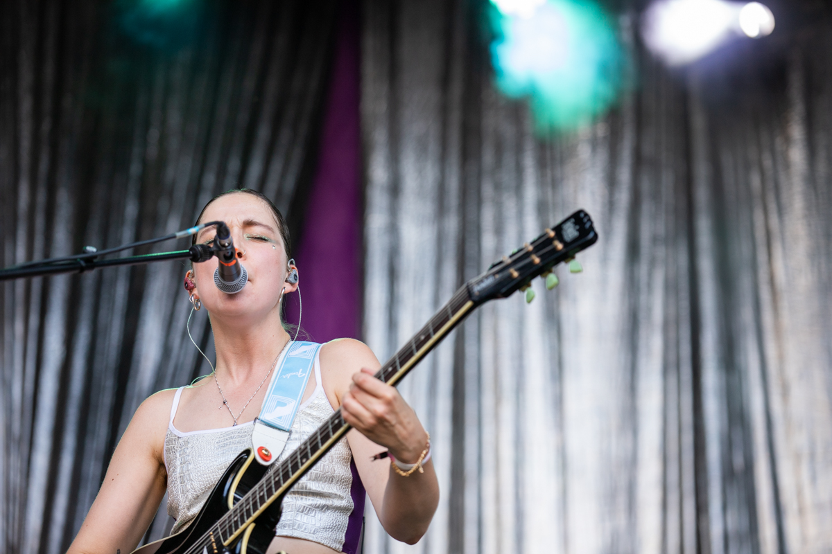 High Hi @ Genk on stage, picture 12, photographed by Leen Verlinden - FrontView Magazine