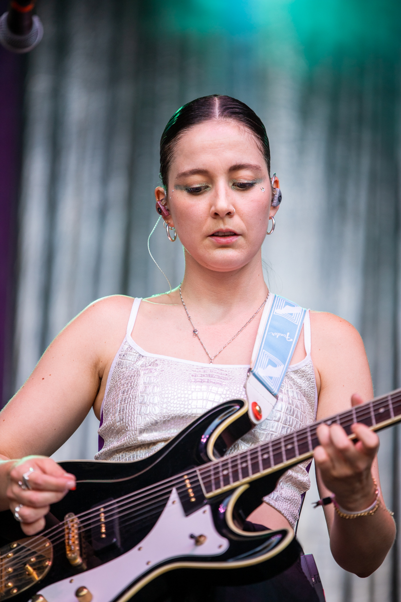 High Hi @ Genk on stage, picture 13, photographed by Leen Verlinden - FrontView Magazine