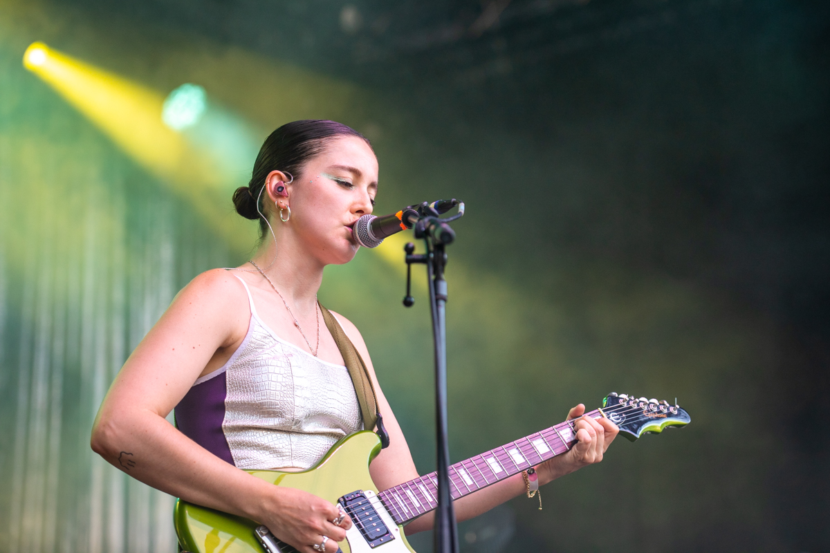 High Hi @ Genk on stage, picture 20, photographed by Leen Verlinden - FrontView Magazine