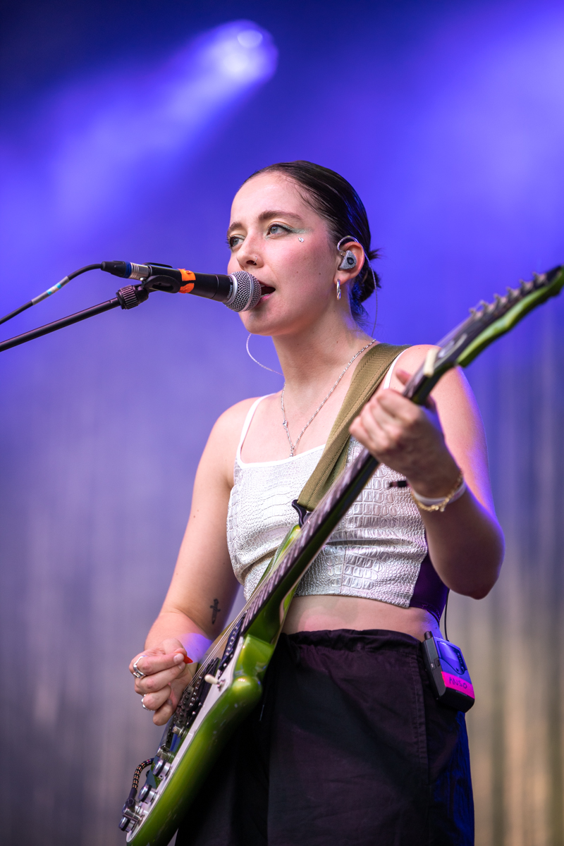 High Hi @ Genk on stage, picture 21, photographed by Leen Verlinden - FrontView Magazine