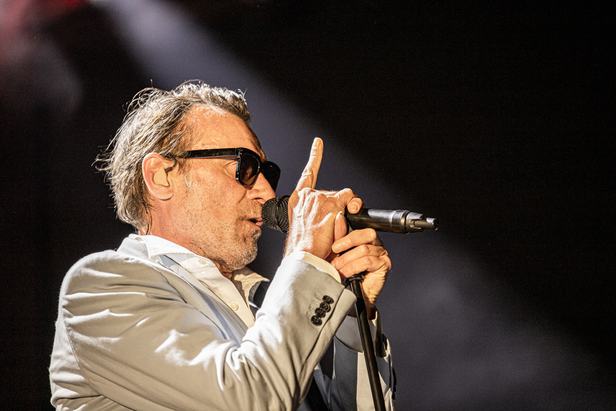 Daan @ Genk on stage, picture 21, photographed by Leen Verlinden - FrontView Magazine