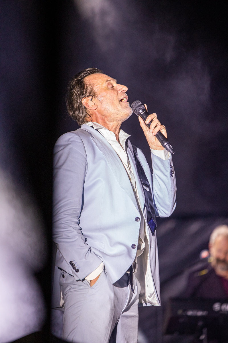Daan @ Genk on stage, picture 24, photographed by Leen Verlinden - FrontView Magazine