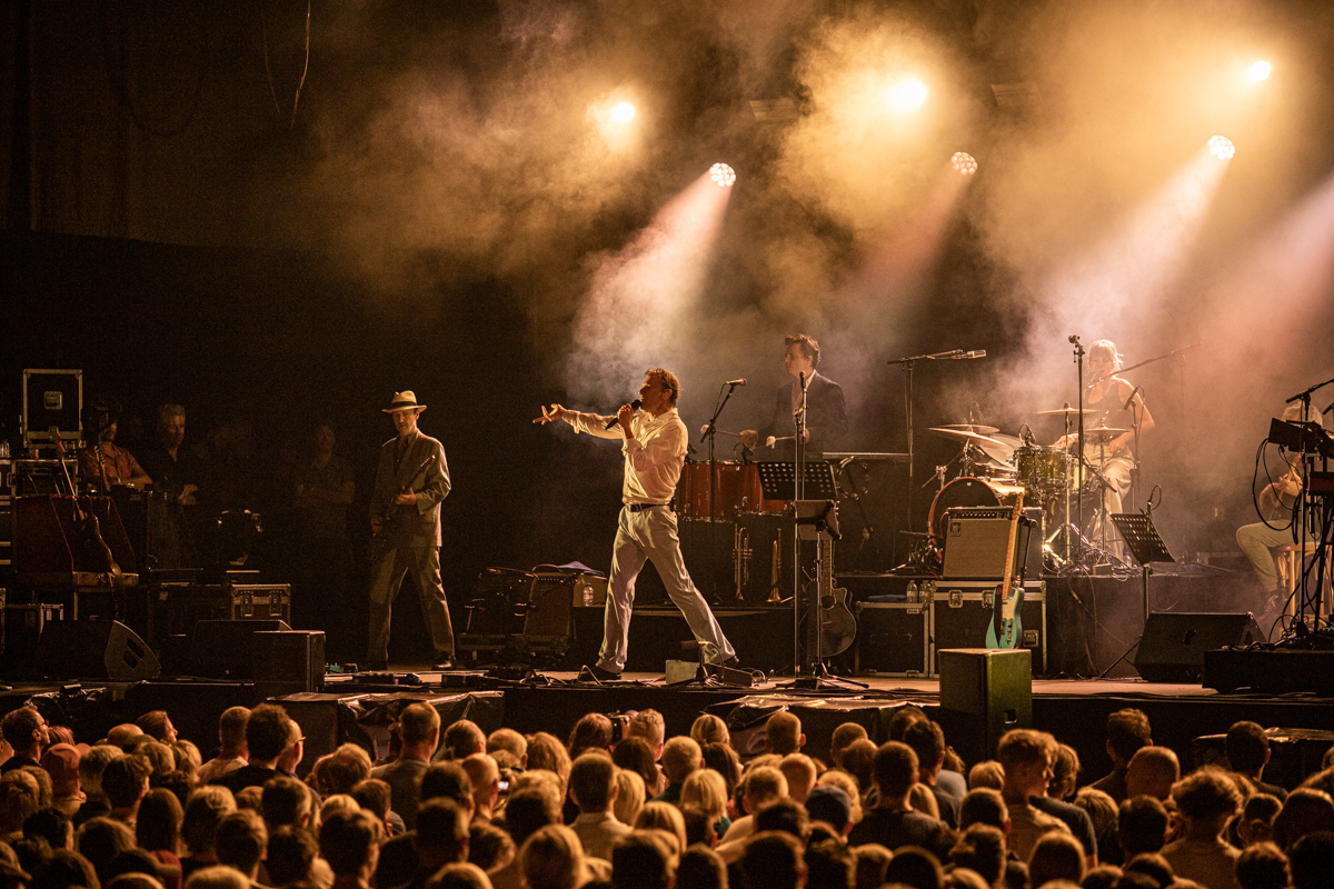 Daan @ Genk on stage, picture 25, photographed by Leen Verlinden - FrontView Magazine