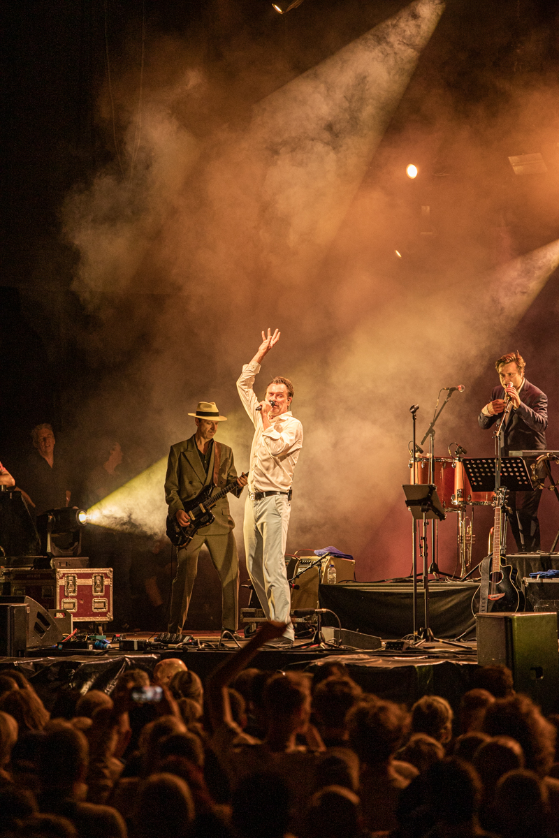 Daan @ Genk on stage, picture 29, photographed by Leen Verlinden - FrontView Magazine