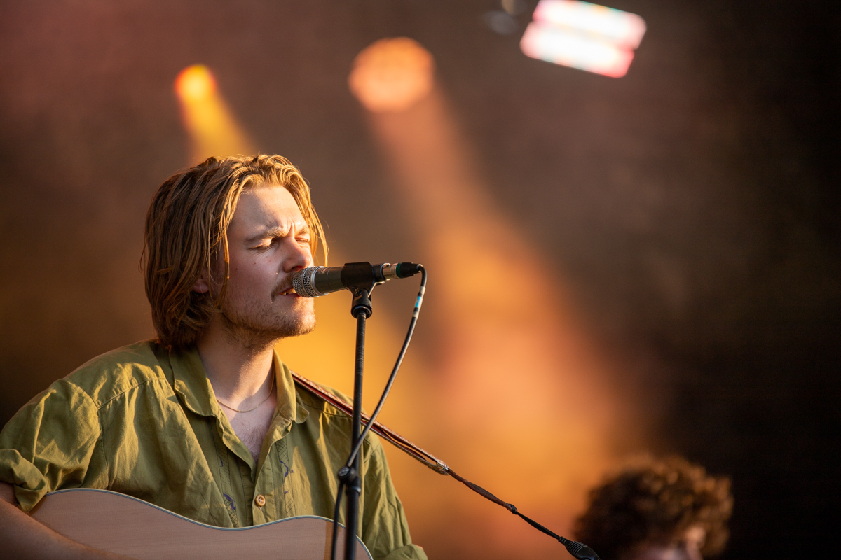 Mooney @ Genk on stage, picture 6, photographed by Leen Verlinden - FrontView Magazine