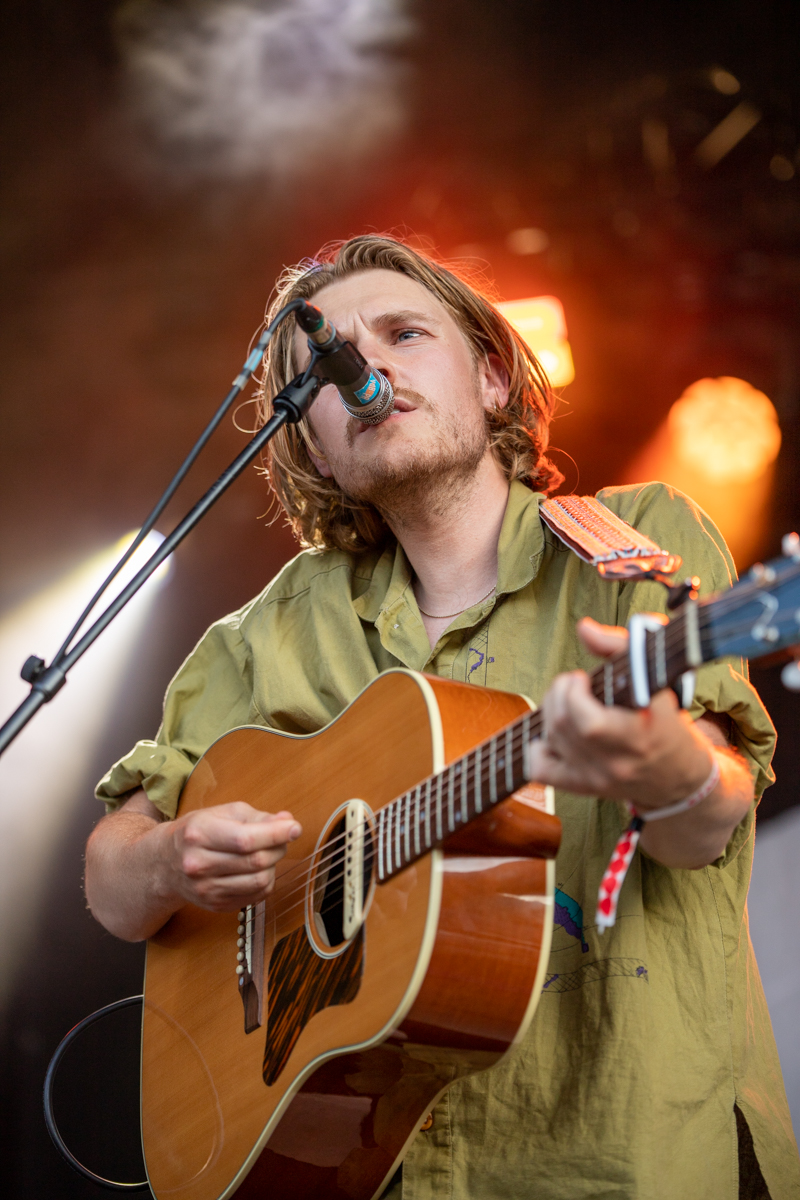 Mooney @ Genk on stage, picture 12, photographed by Leen Verlinden - FrontView Magazine