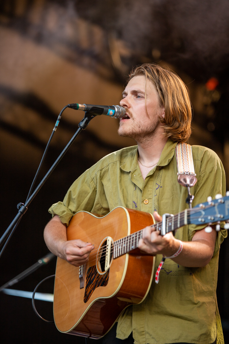 Mooney @ Genk on stage, picture 17, photographed by Leen Verlinden - FrontView Magazine