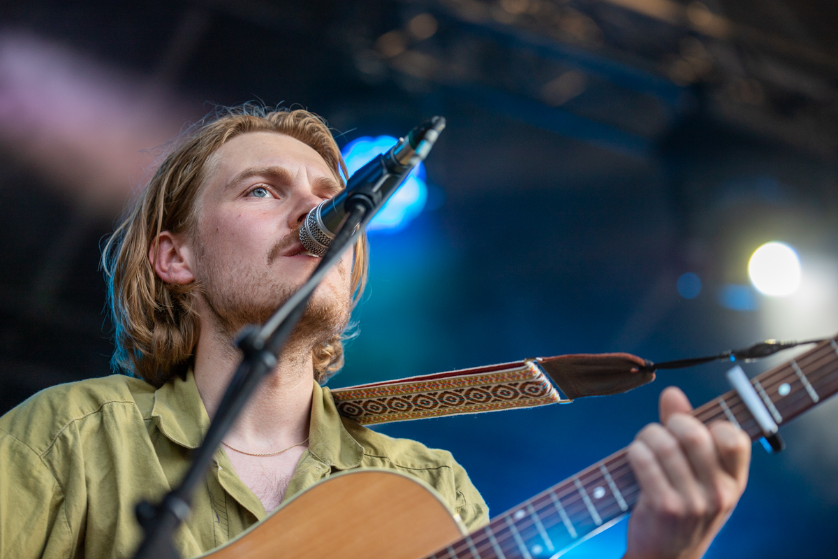 Mooney @ Genk on stage, picture 22, photographed by Leen Verlinden - FrontView Magazine