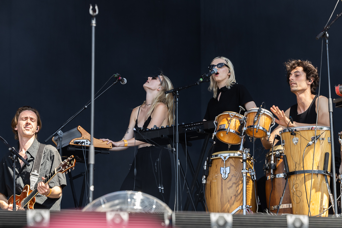 Sylvie Kreusch @ Live is Live 2023, picture 16, photographed by Marc Verdonck - FrontView Magazine