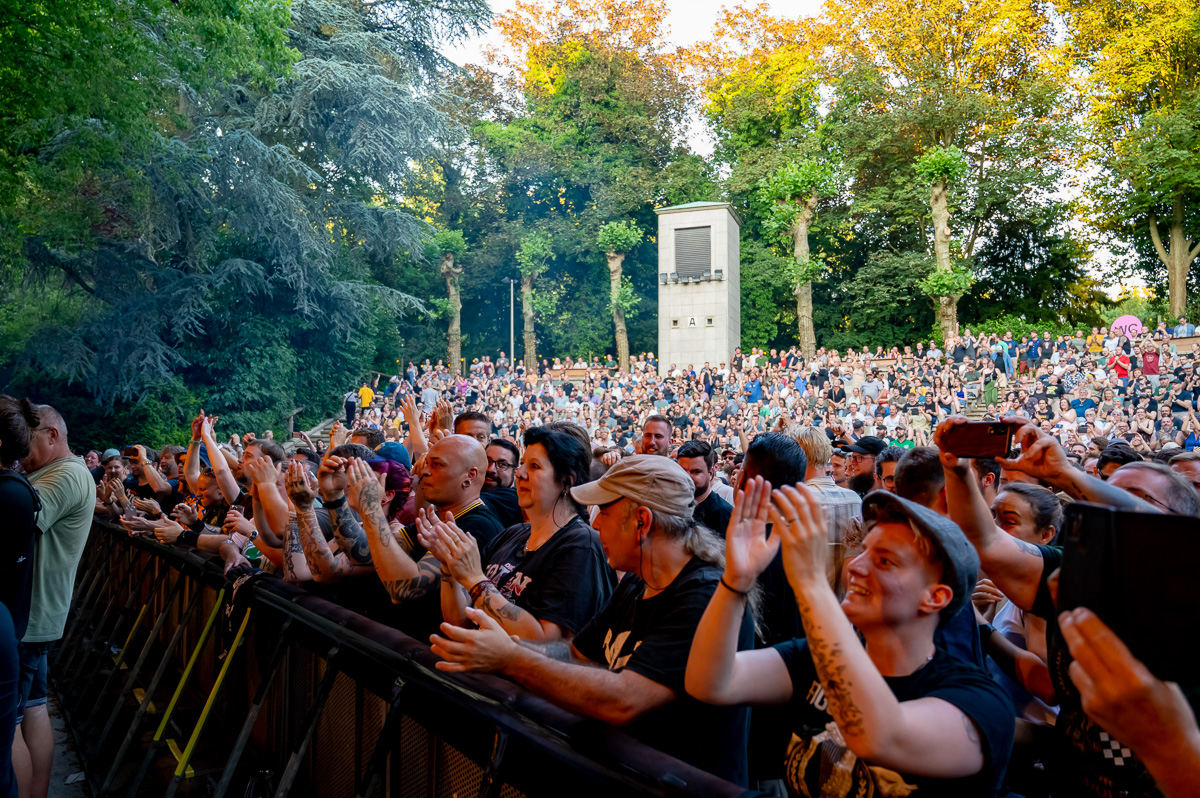 Flogging Molly @ OLT Rivierenhof, picture 4, photographed by Luc Klinckaert - FrontView Magazine