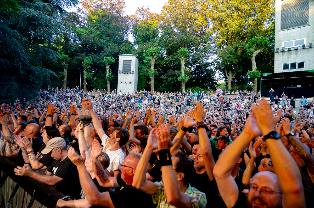 Flogging Molly @ OLT Rivierenhof, picture 13, photographed by Luc Klinckaert - FrontView Magazine