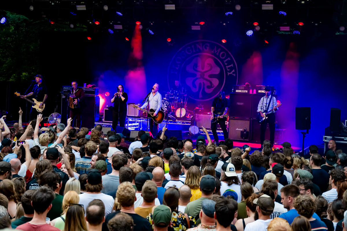 Flogging Molly @ OLT Rivierenhof, picture 15, photographed by Luc Klinckaert - FrontView Magazine