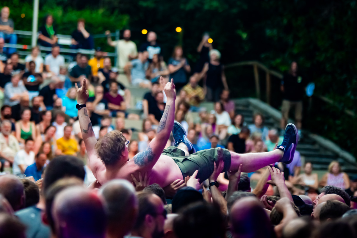 Flogging Molly @ OLT Rivierenhof, picture 27, photographed by Luc Klinckaert - FrontView Magazine