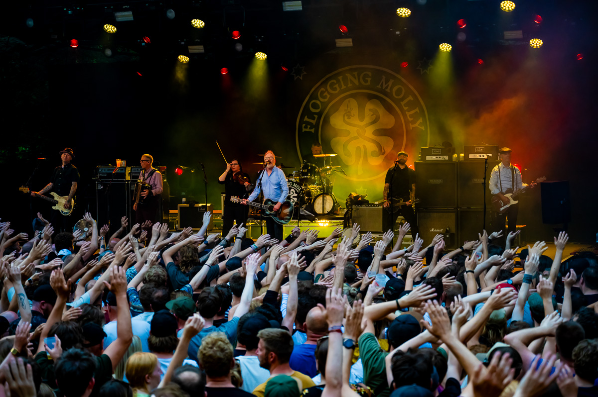 Flogging Molly @ OLT Rivierenhof, picture 29, photographed by Luc Klinckaert - FrontView Magazine