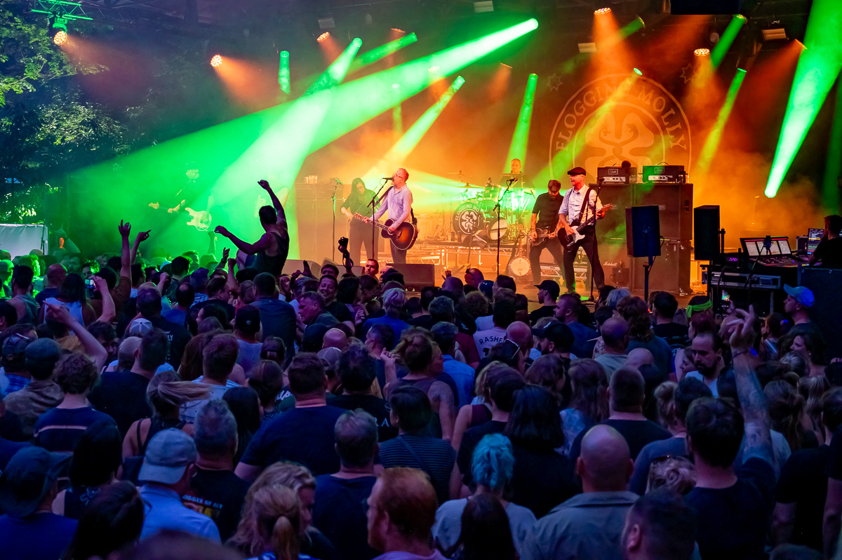 Flogging Molly @ OLT Rivierenhof, picture 41, photographed by Luc Klinckaert - FrontView Magazine