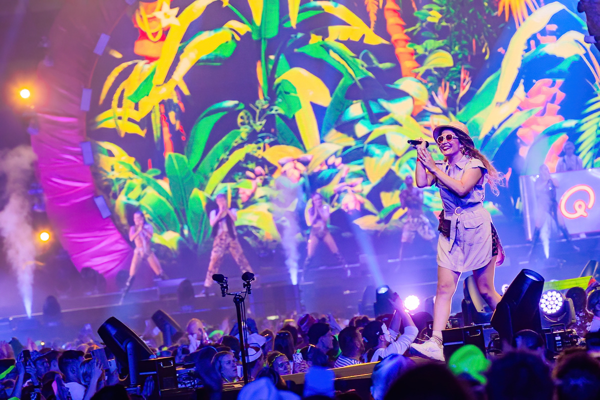 Foute Party Q-Music @ flanders expo, picture 4, photographed by Sven Vandervoort - FrontView Magazine