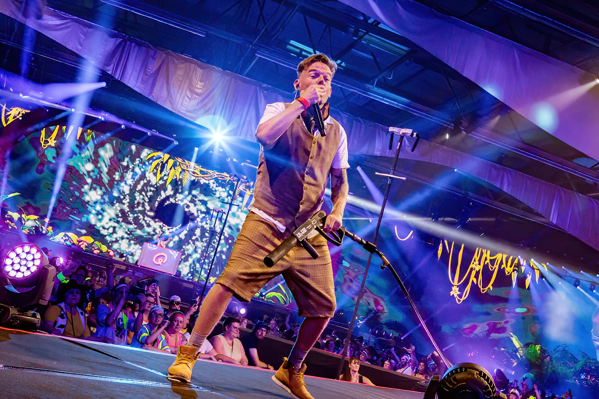 Foute Party Q-Music @ flanders expo, picture 12, photographed by Sven Vandervoort - FrontView Magazine