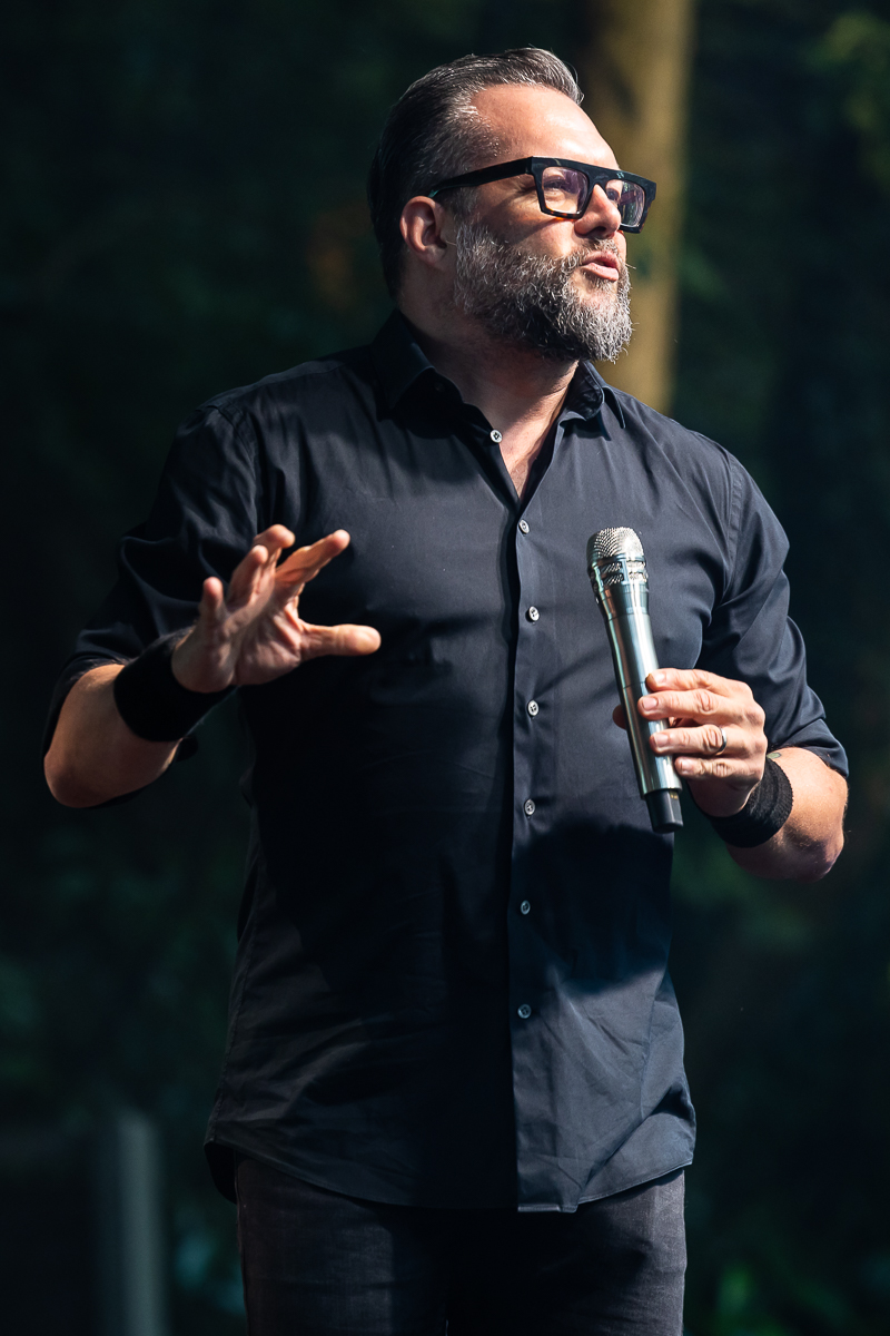 Alex Agnew @ OLT Rivierenhof, picture 1, photographed by Marc Verdonck - FrontView Magazine